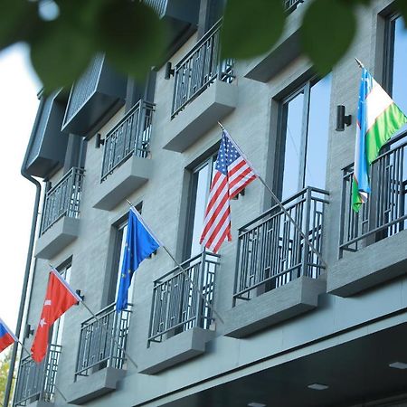 Human Hotel Taskent Exterior foto